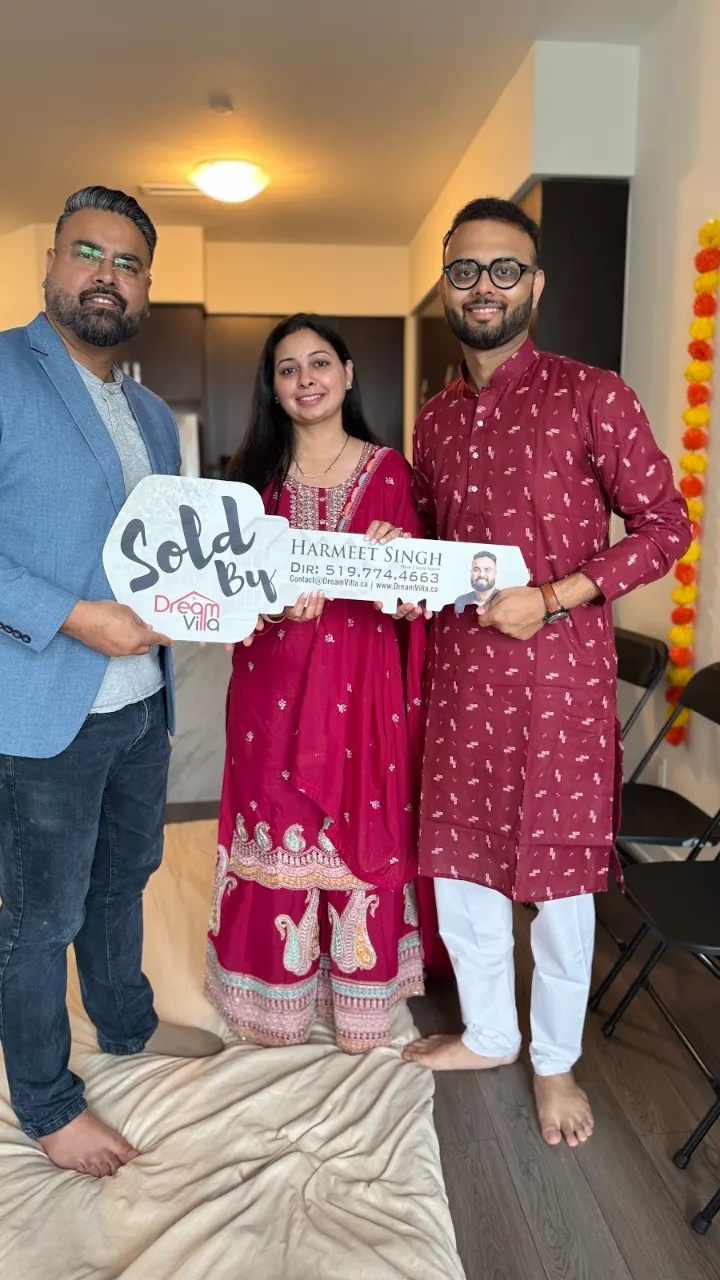 Dream Villa clients with Harmeet Singh on the day they got their home