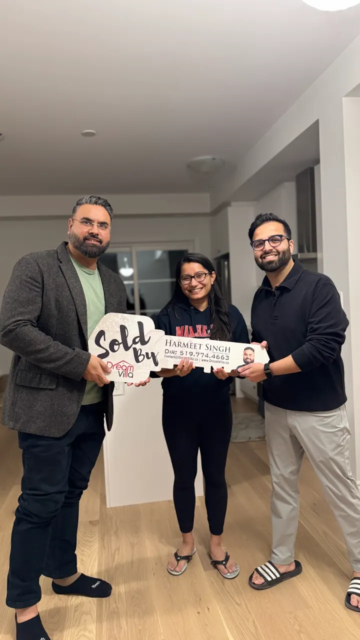 Dream Villa clients with Harmeet Singh on the day they got their home